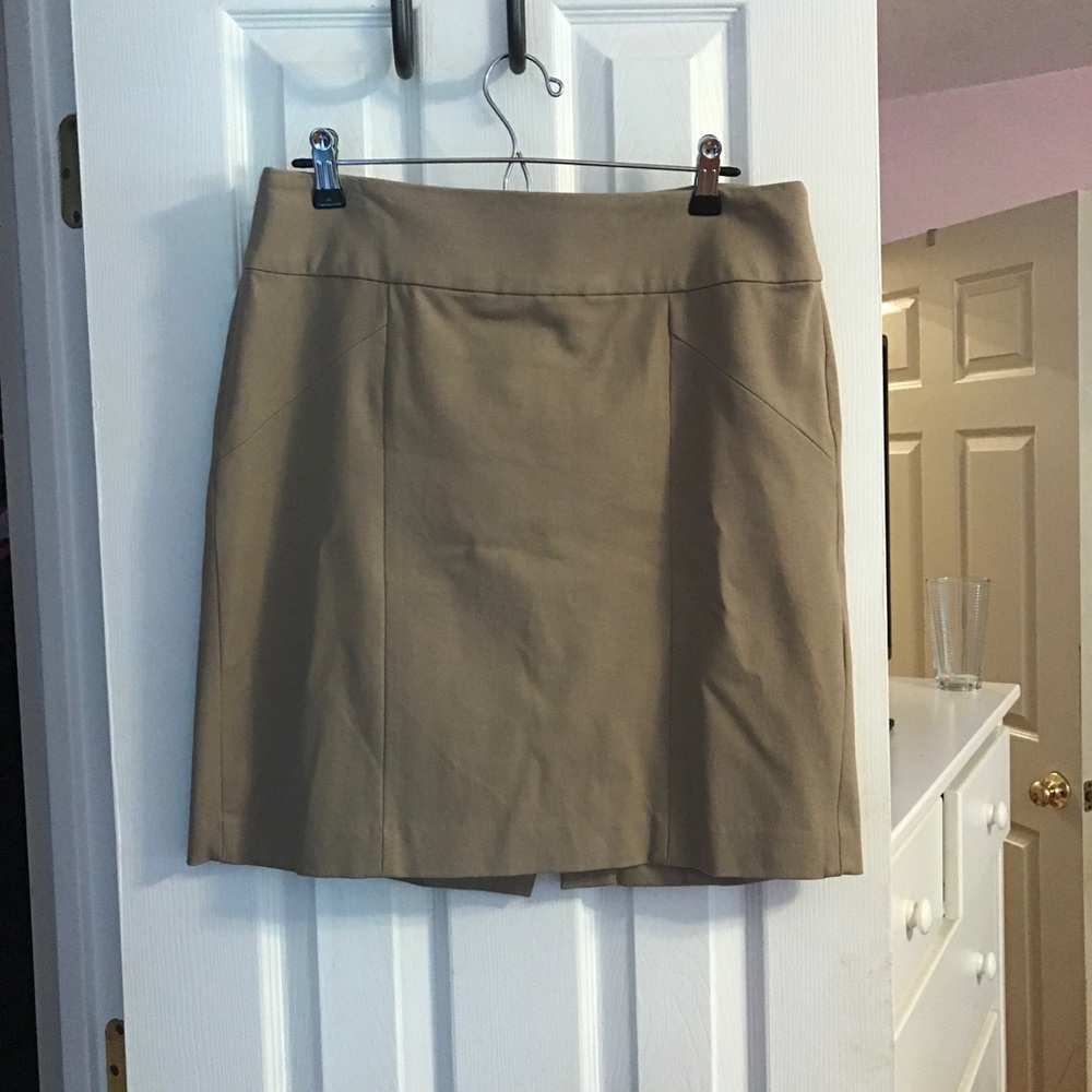 Beige pencil skirt